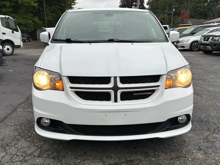 2019 Dodge Grand Caravan GT photo 1