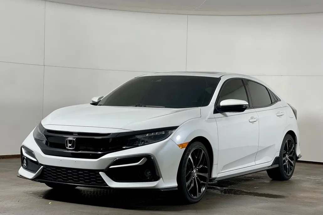 2020 Honda Civic Sport Touring photo 1