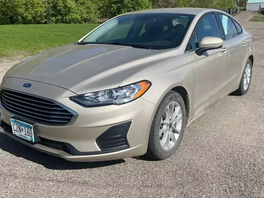 2019 Ford Fusion SE photo 1