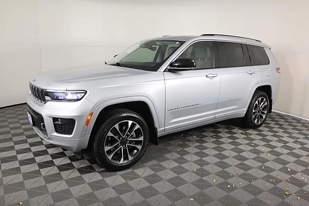 2021 Jeep Grand Cherokee Overland photo 1