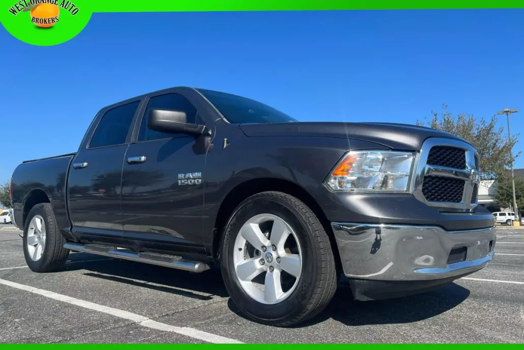 2017 Ram 1500 SLT photo 1