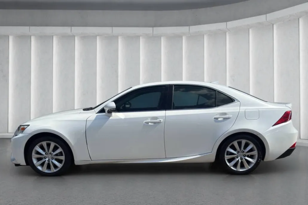 2015 Lexus IS 250 photo 1