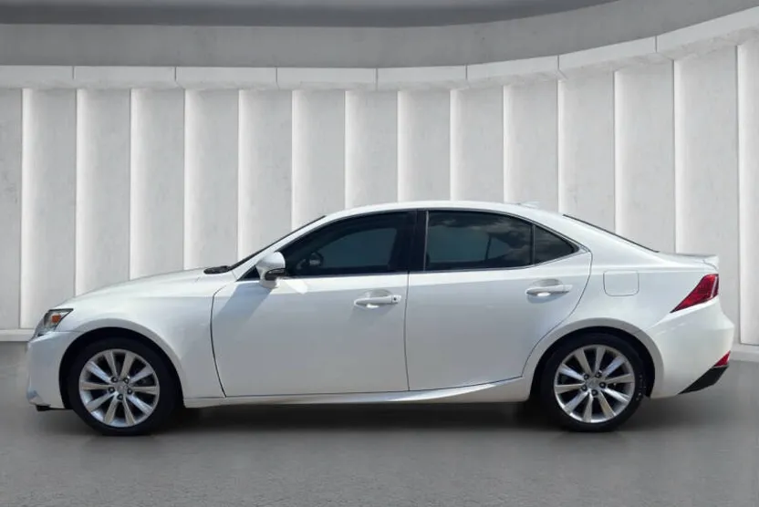 2015 Lexus IS 250 photo 1