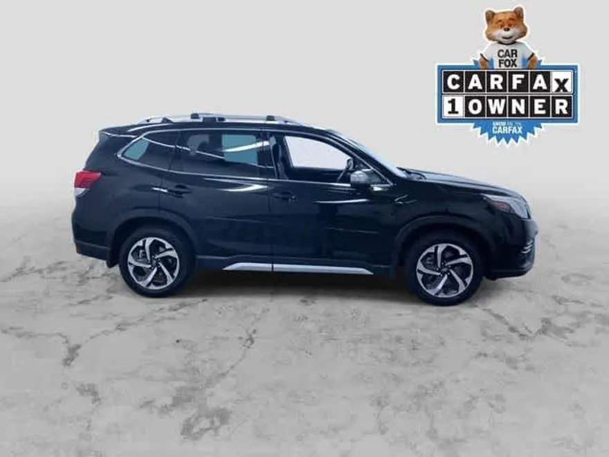 2023 Subaru Forester Touring photo 1