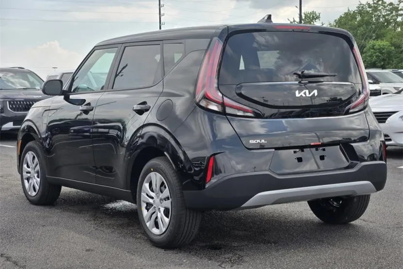 2025 Kia Soul LX photo 1