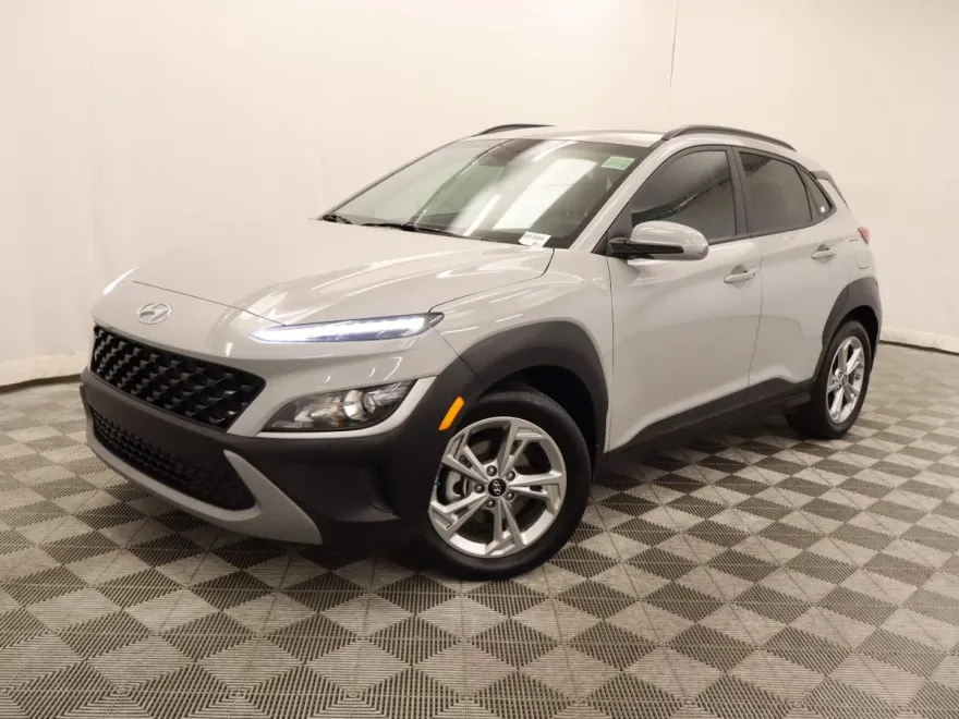 2022 Hyundai Kona SEL photo 1