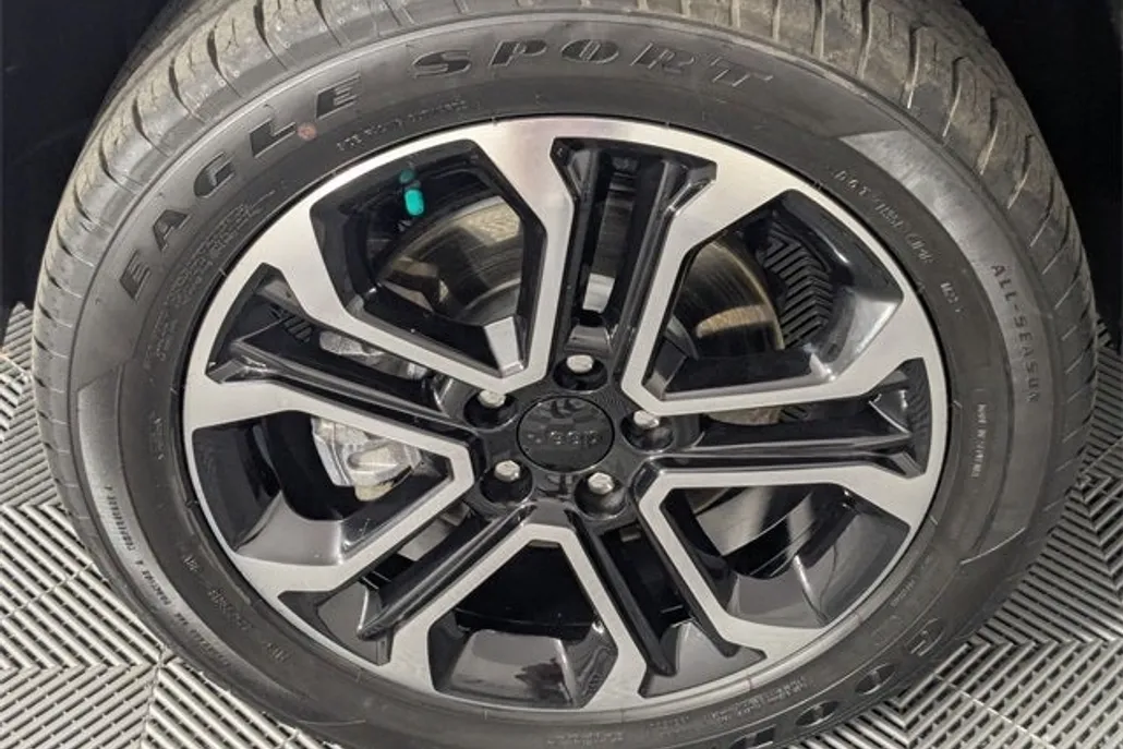2022 Jeep Compass Limited photo 1