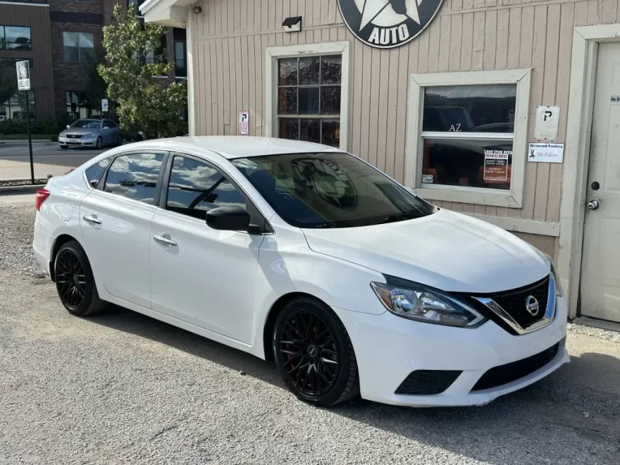 2019 Nissan Sentra SV photo 1