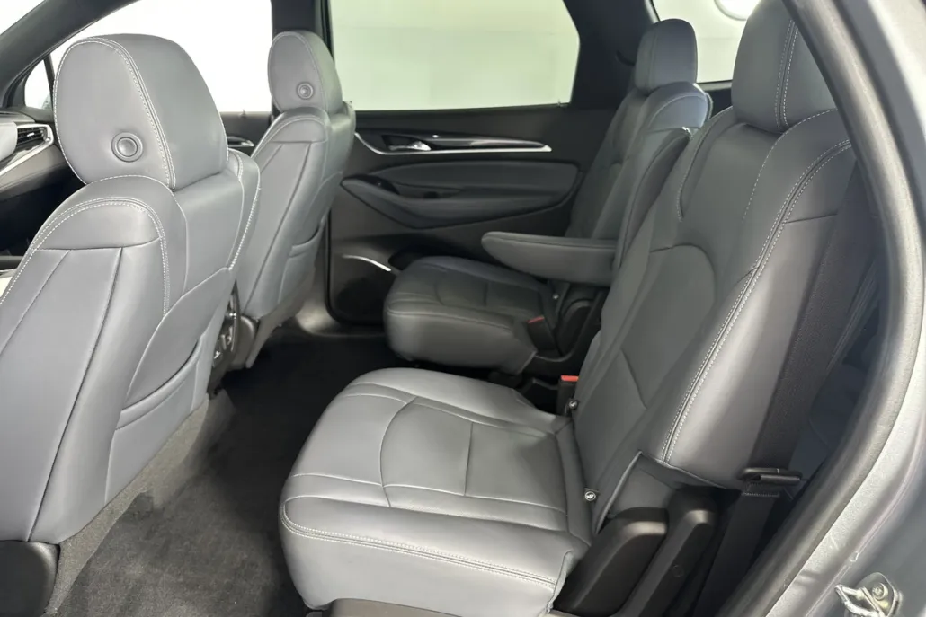 2023 Buick Enclave Essence photo 1