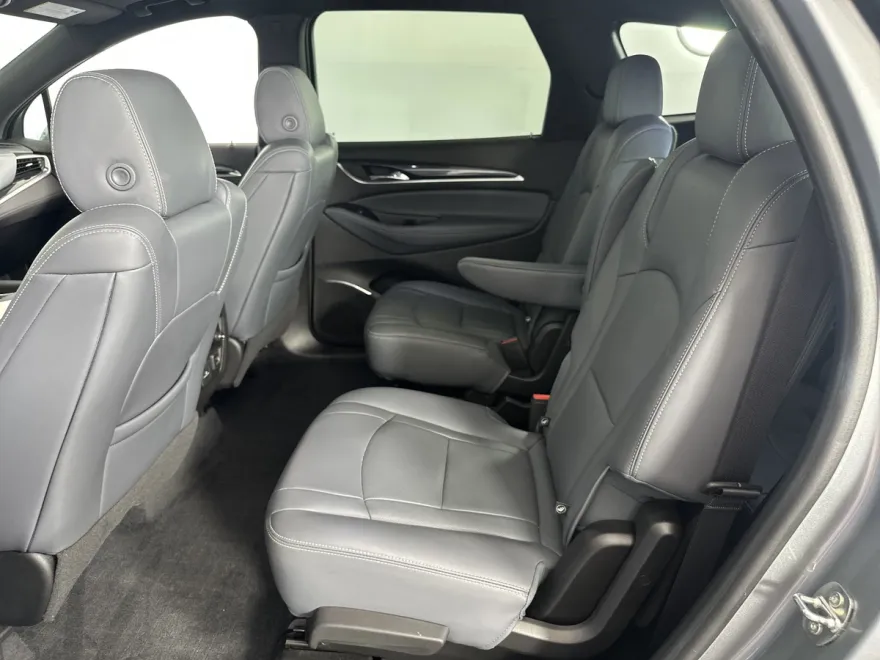 2023 Buick Enclave Essence photo 1