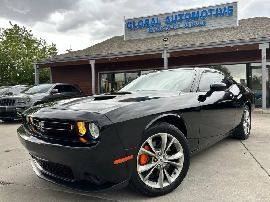 2020 Dodge Challenger SXT photo 1