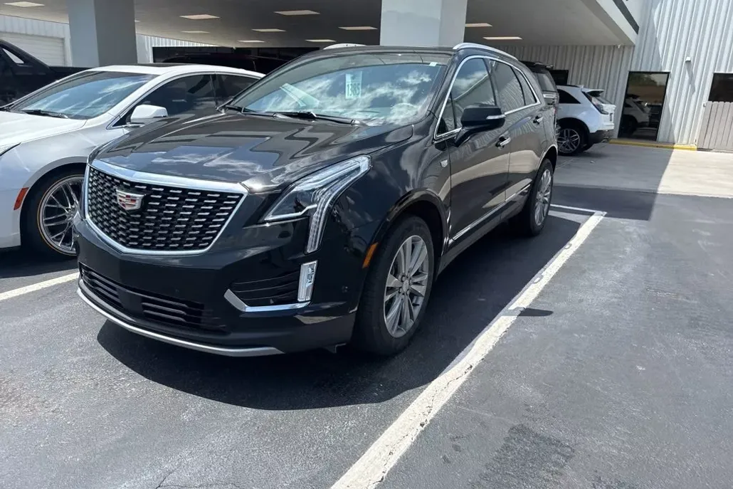 2024 Cadillac XT5 Platinum Premium Luxury photo 1