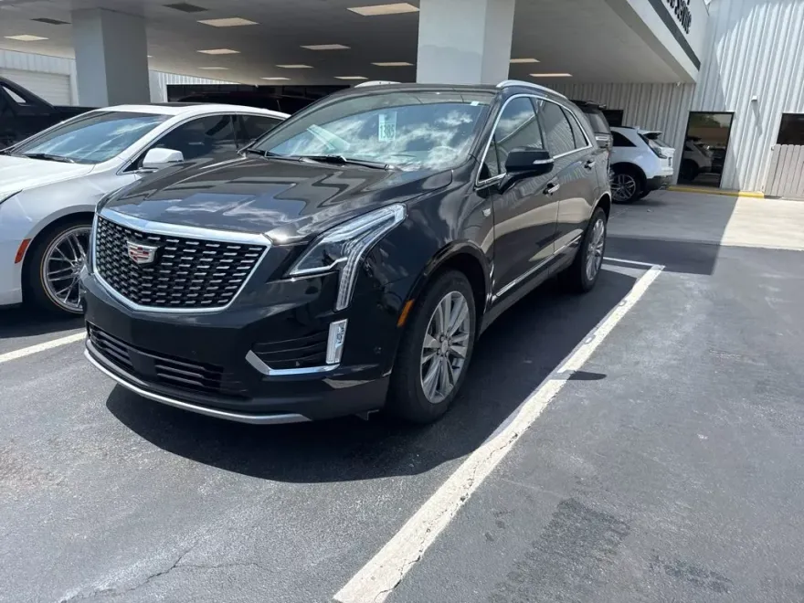 2024 Cadillac XT5 Platinum Premium Luxury photo 1