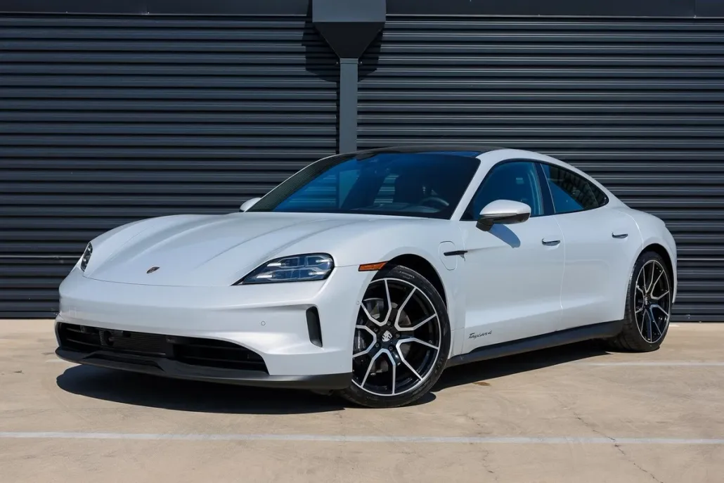 2025 Porsche Taycan S photo 1