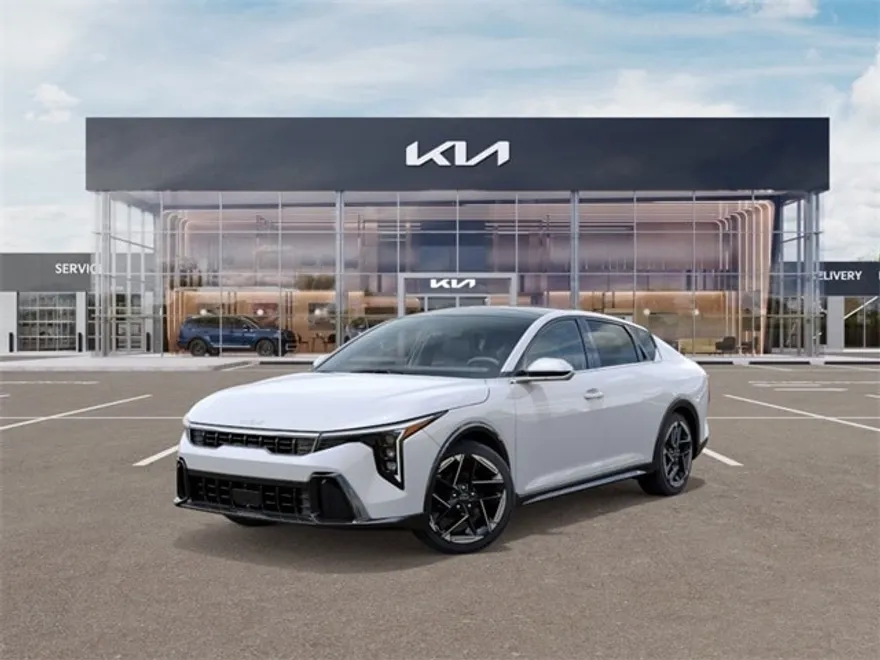 2025 Kia K4 GT-Line photo 1