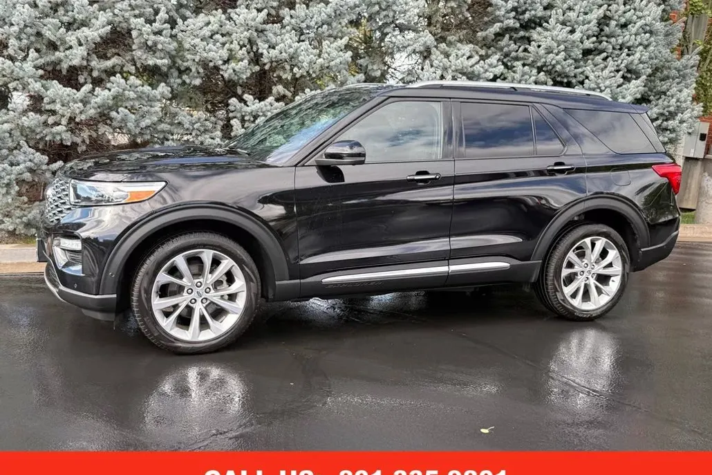 2021 Ford Explorer Platinum photo 1