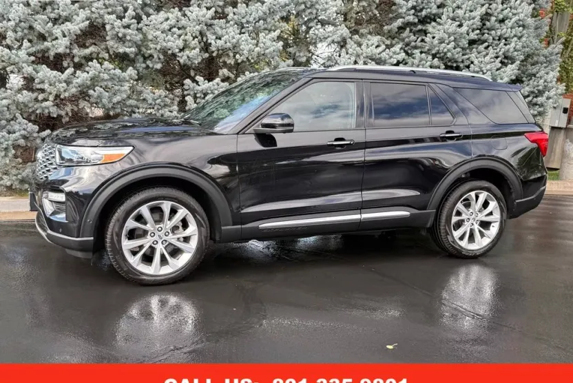 2021 Ford Explorer Platinum photo 1