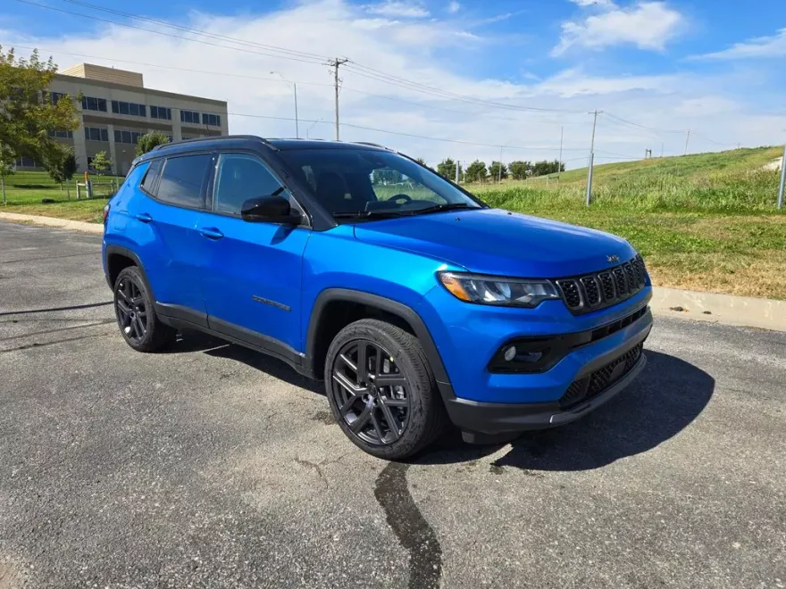 2026 Jeep Compass Limited photo 1