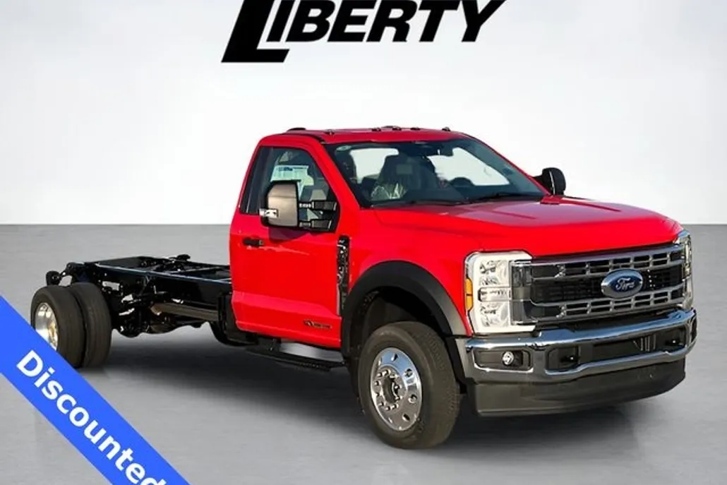 2024 Ford F-550 photo 1