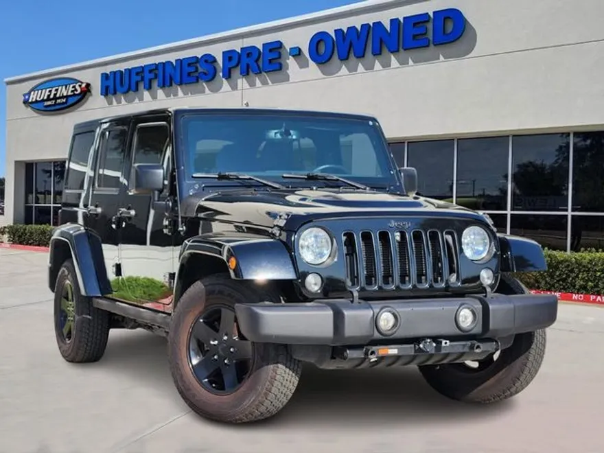 2015 Jeep Wrangler Unlimited Sahara photo 1