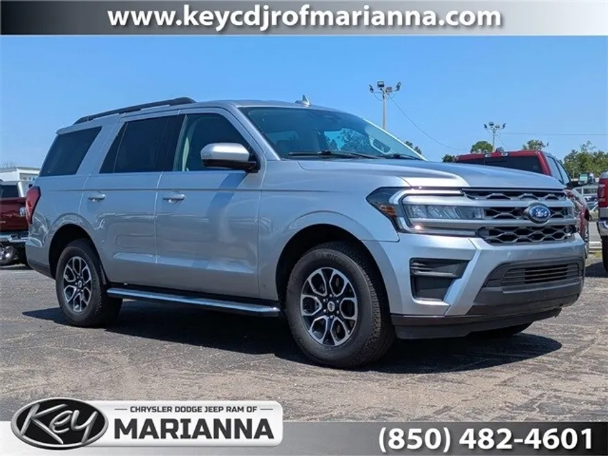 2022 Ford Expedition XLT photo 1