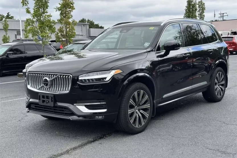 2024 Volvo XC90 Plus photo 1