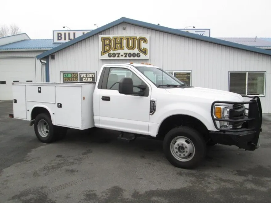 2017 Ford F-350 XL photo 1