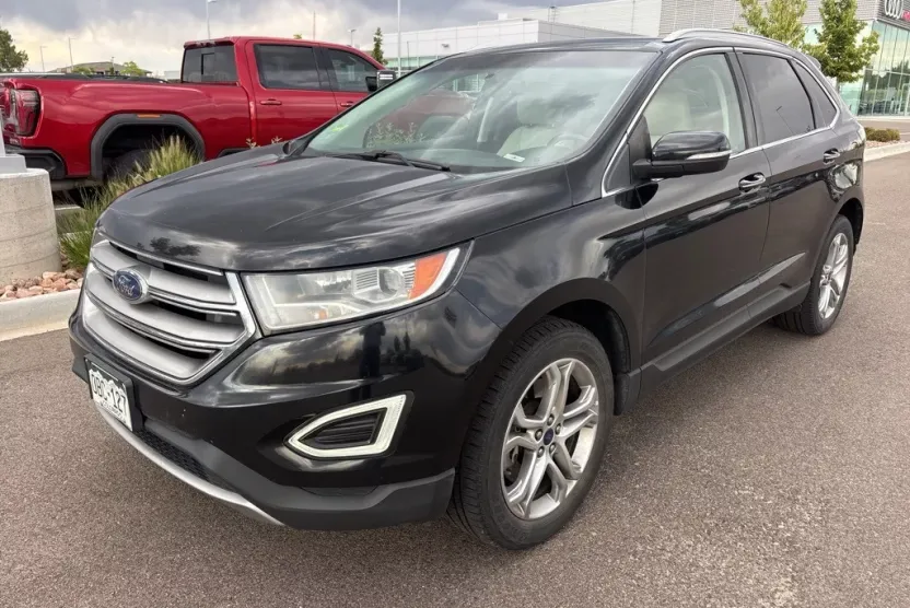 2016 Ford Edge Titanium photo 1