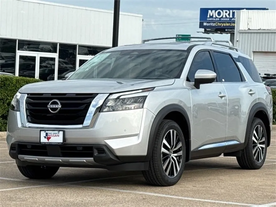 2025 Nissan Pathfinder Platinum photo 1