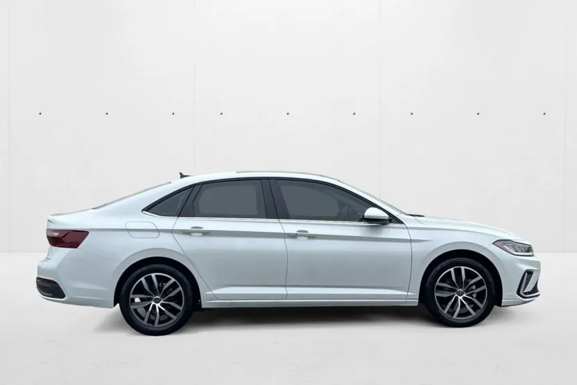 2025 Volkswagen Jetta SE photo 1