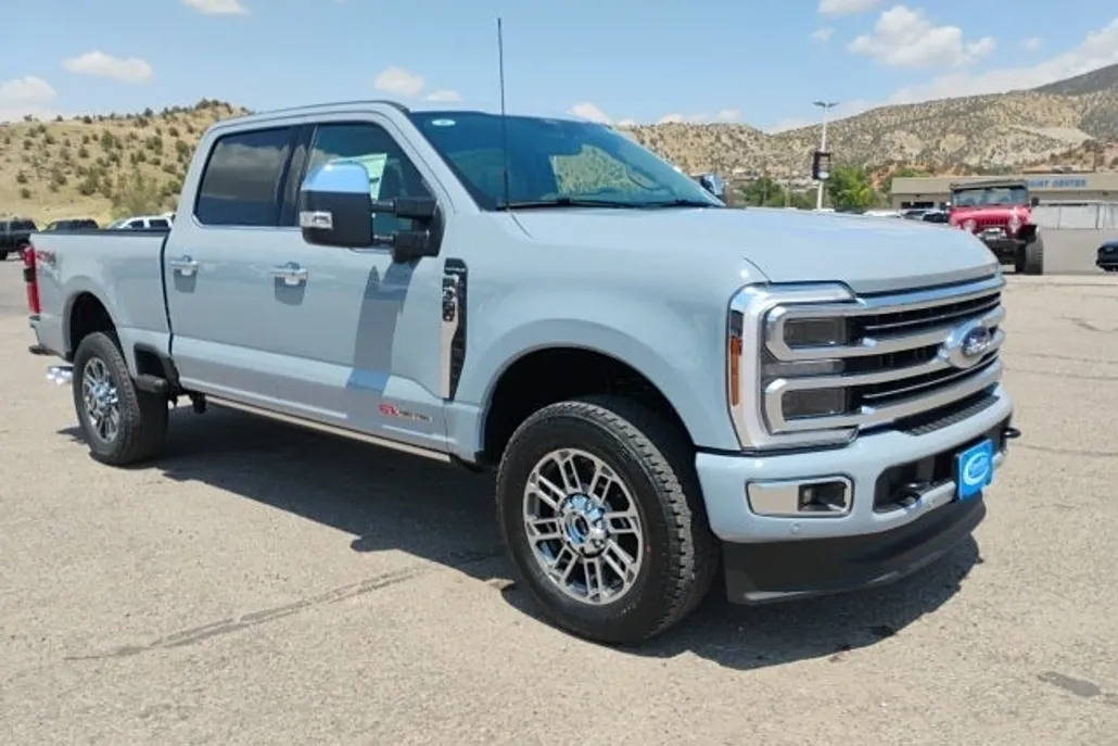 2025 Ford F-350 photo 1