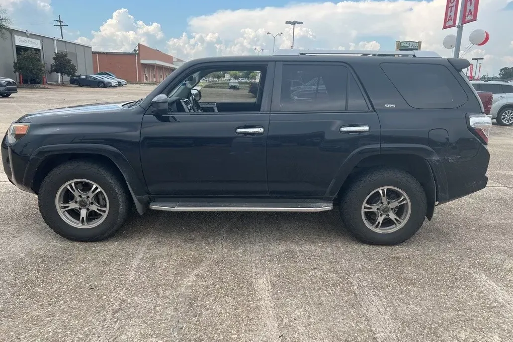 2014 Toyota 4Runner SR5 photo 1