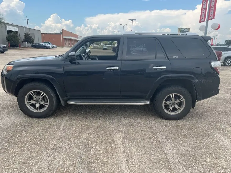 2014 Toyota 4Runner SR5 photo 1