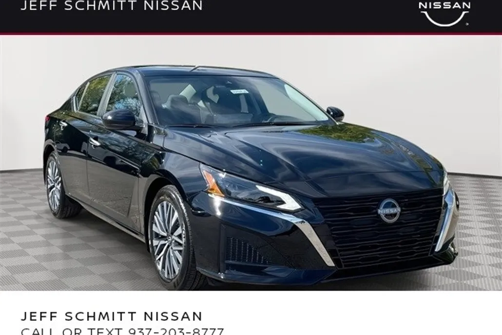 2025 Nissan Altima SV photo 1