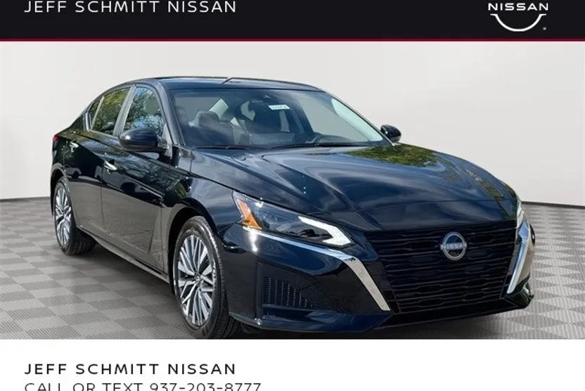 2025 Nissan Altima SV photo 1