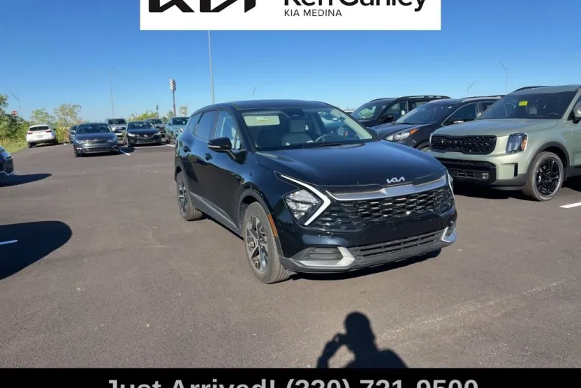2023 Kia Sportage EX photo 1