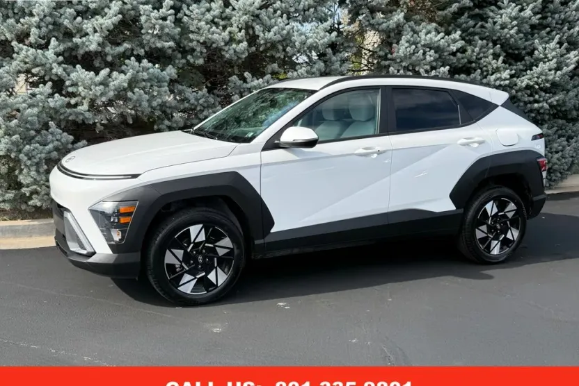 2025 Hyundai Kona SEL photo 1
