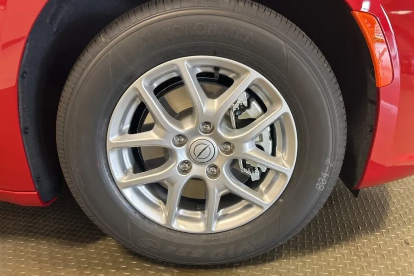 2026 Chrysler Pacifica photo 1