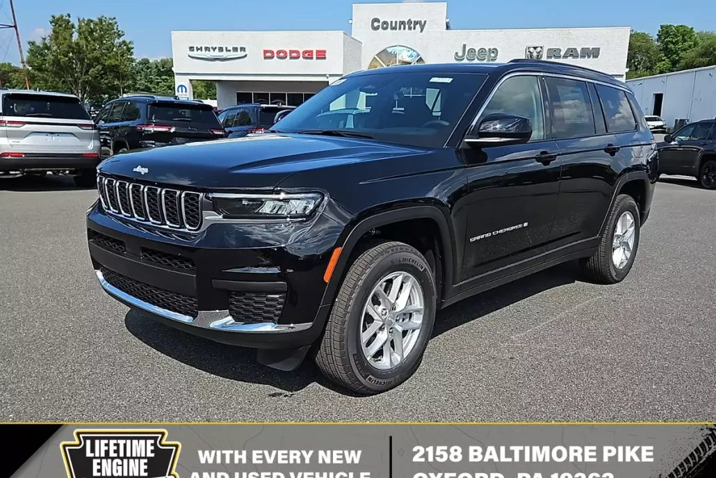 2025 Jeep Grand Cherokee Laredo photo 1