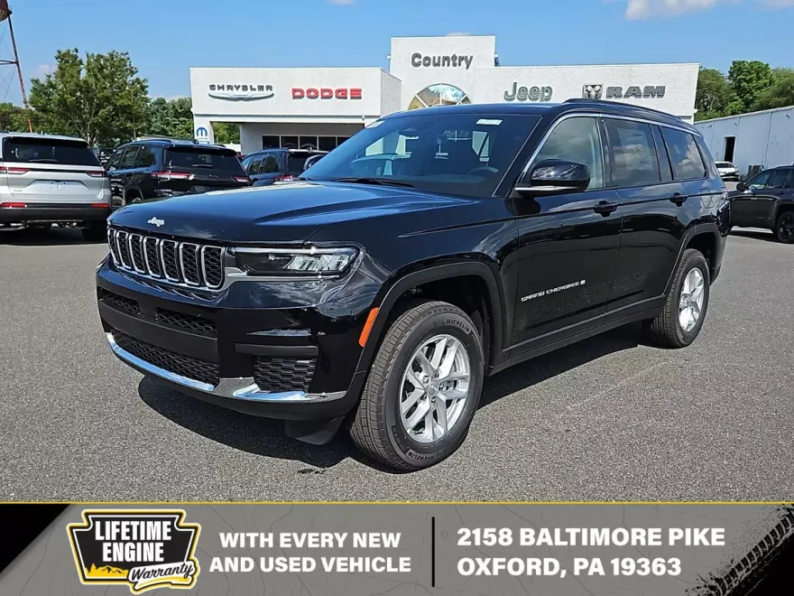 2025 Jeep Grand Cherokee Laredo photo 1