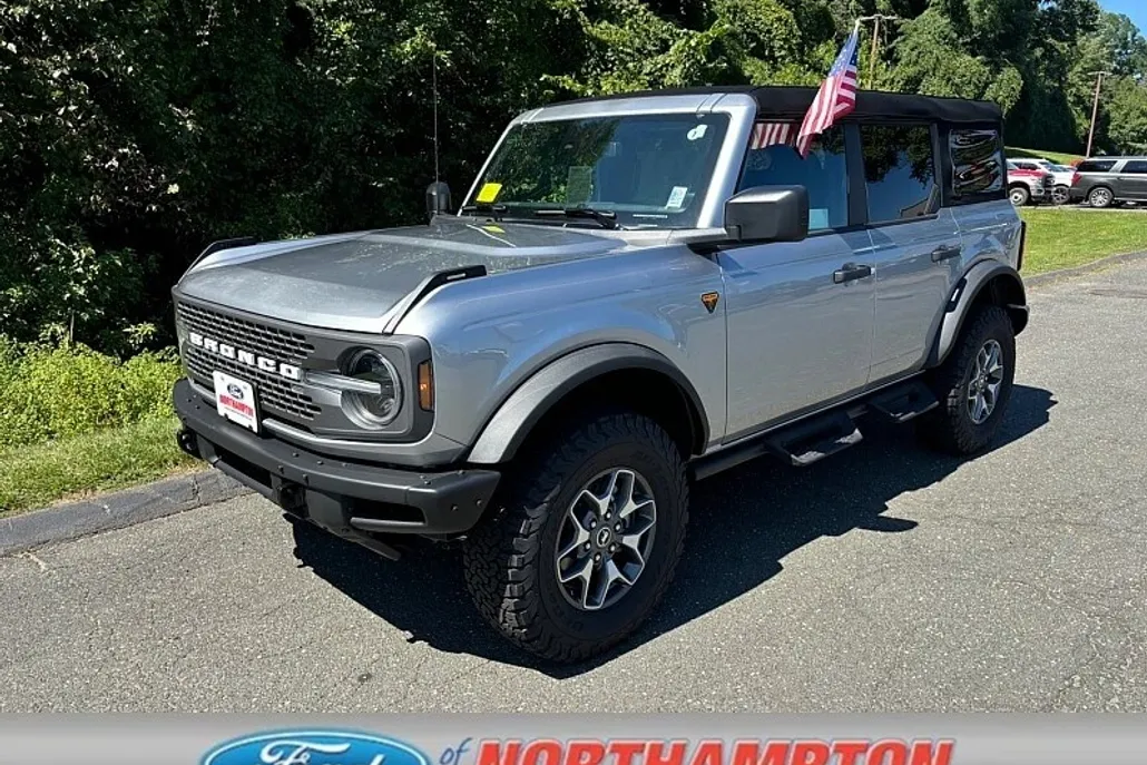 2024 Ford Bronco Badlands photo 1
