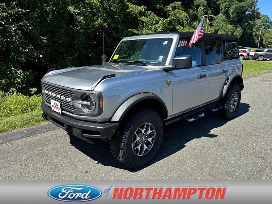 2024 Ford Bronco Badlands photo 1
