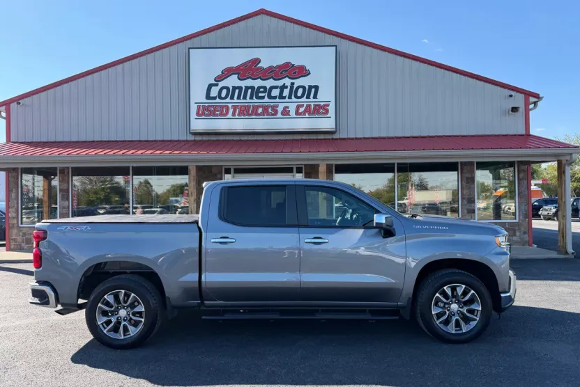 2022 Chevrolet Silverado 1500 LT photo 1