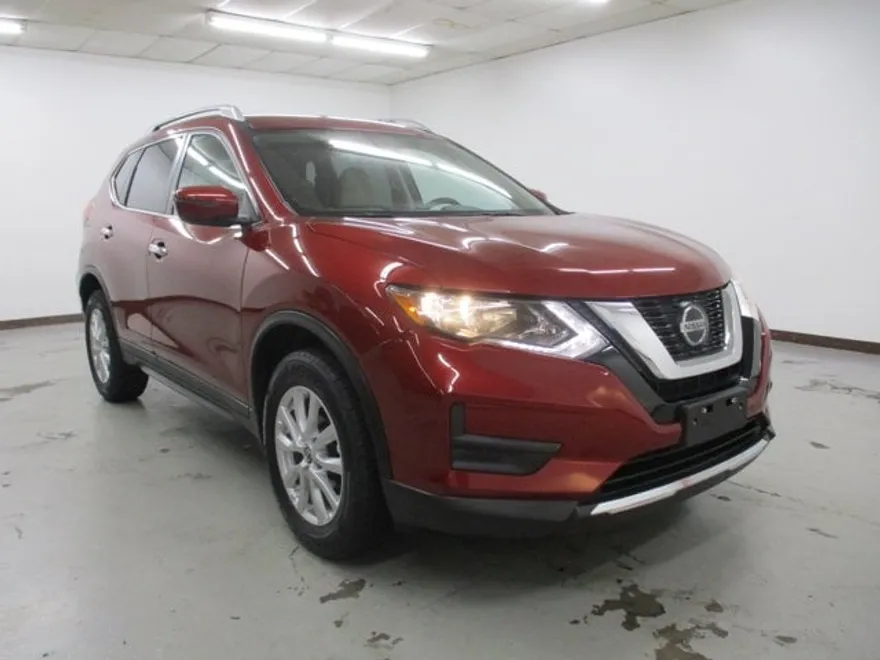 2020 Nissan Rogue SV photo 1