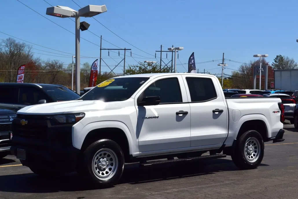 2024 Chevrolet Colorado Work Truck photo 1