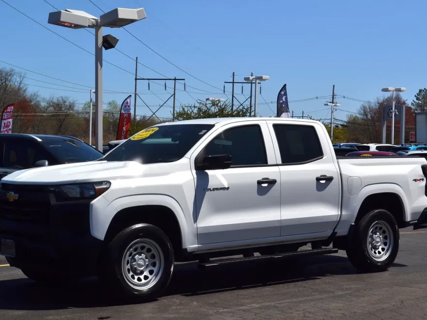 2024 Chevrolet Colorado Work Truck photo 1