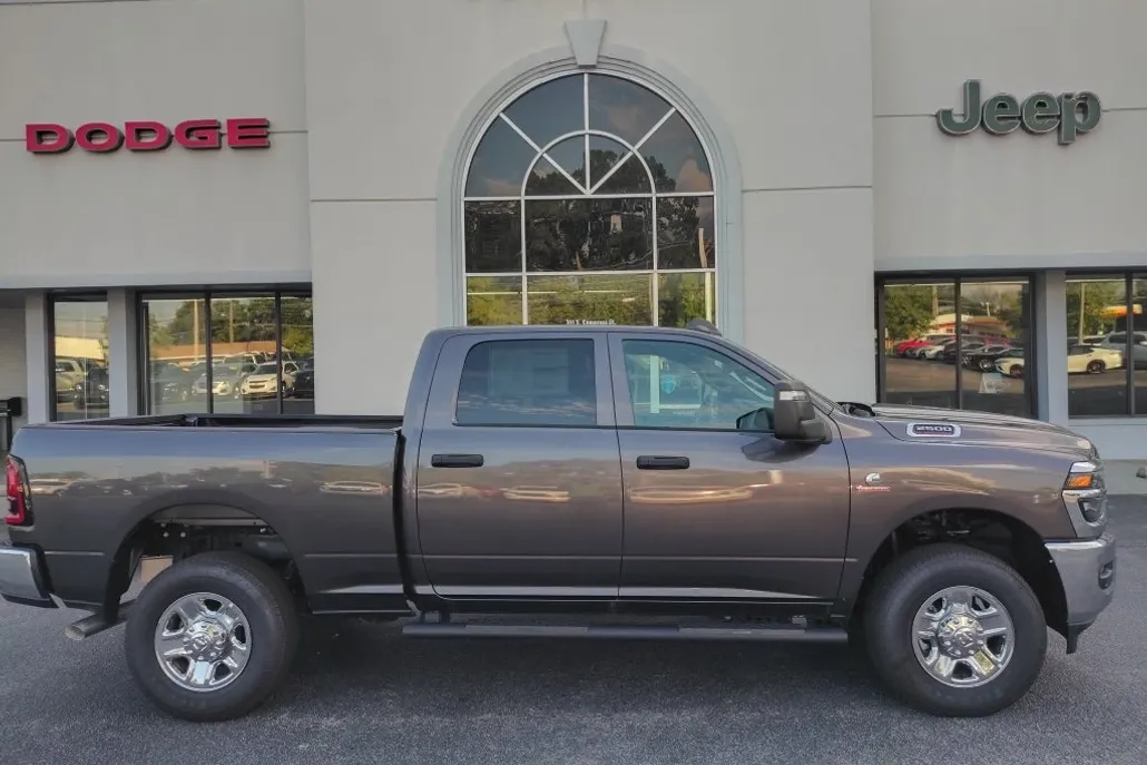 2025 Ram 2500 Tradesman photo 1
