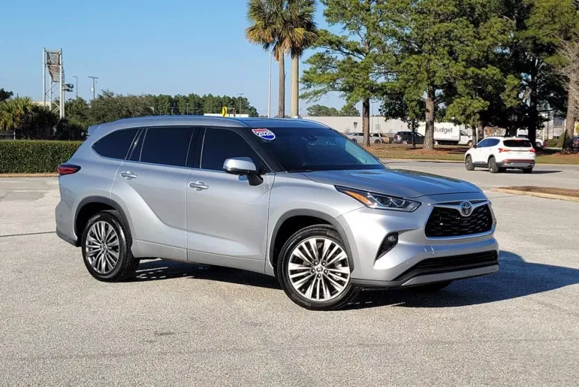 2020 Toyota Highlander Platinum Sport photo 1