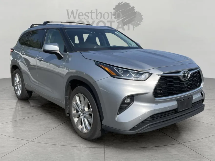 2022 Toyota Highlander Limited photo 1
