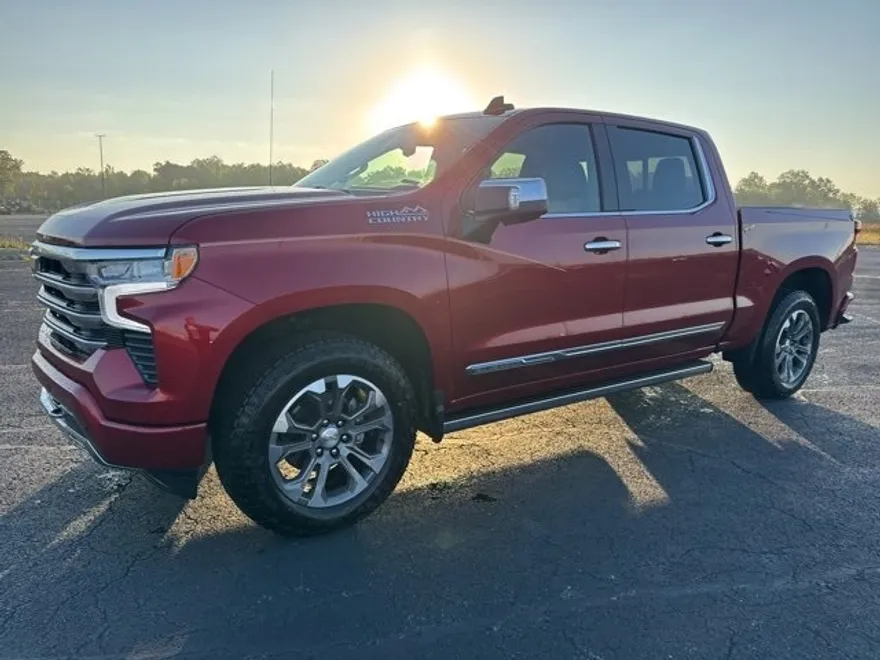 2023 Chevrolet Silverado 1500 High Country photo 1